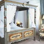 Burggartenpalais Hotell 4*