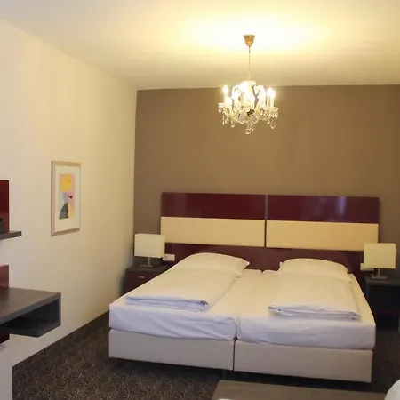 Burggartenpalais Hotel 4*