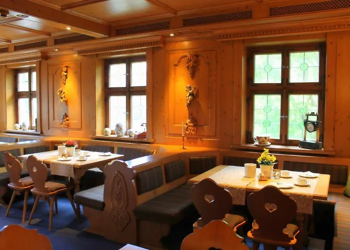 Burggartenpalais 4*