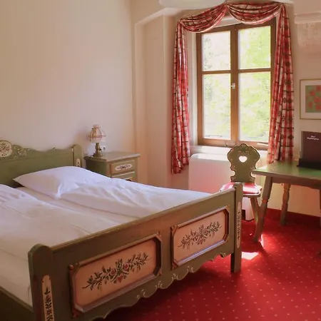 Burggartenpalais 4* روتنبورغ أوب در تاوبر