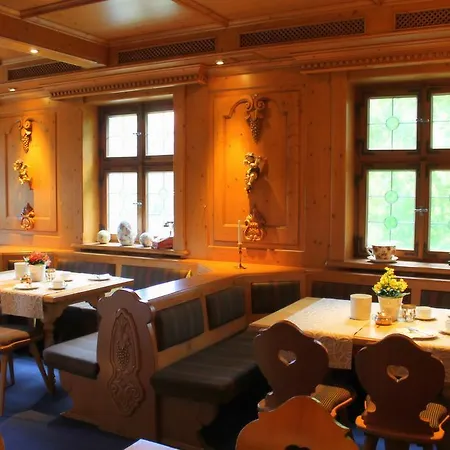 Burggartenpalais 4*