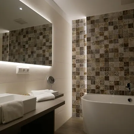 فندق Burggartenpalais 4*